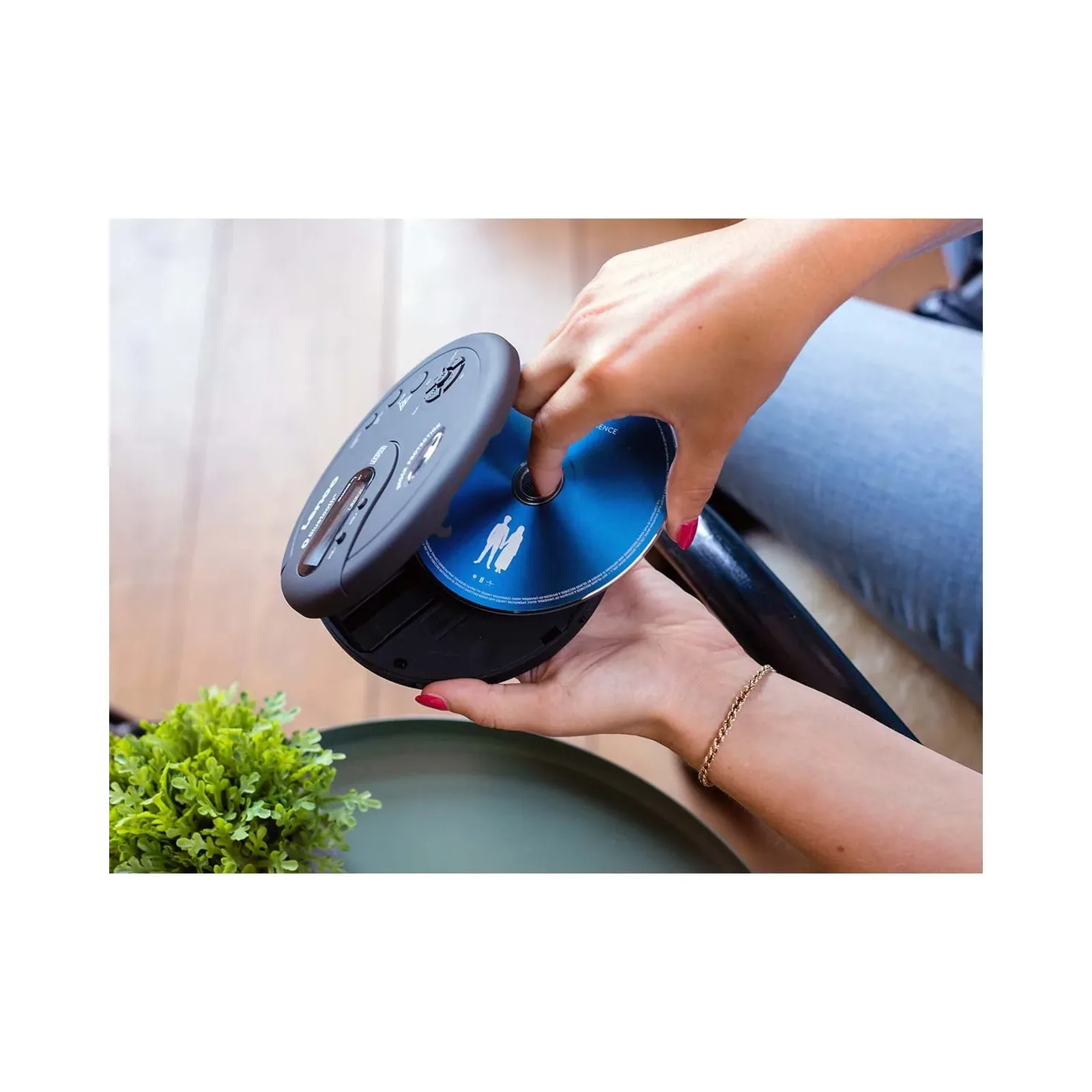 LENCO CD-300BK - Darbeye dayanıklı taşınabilir Bluetooth® CD-MP3 çalar