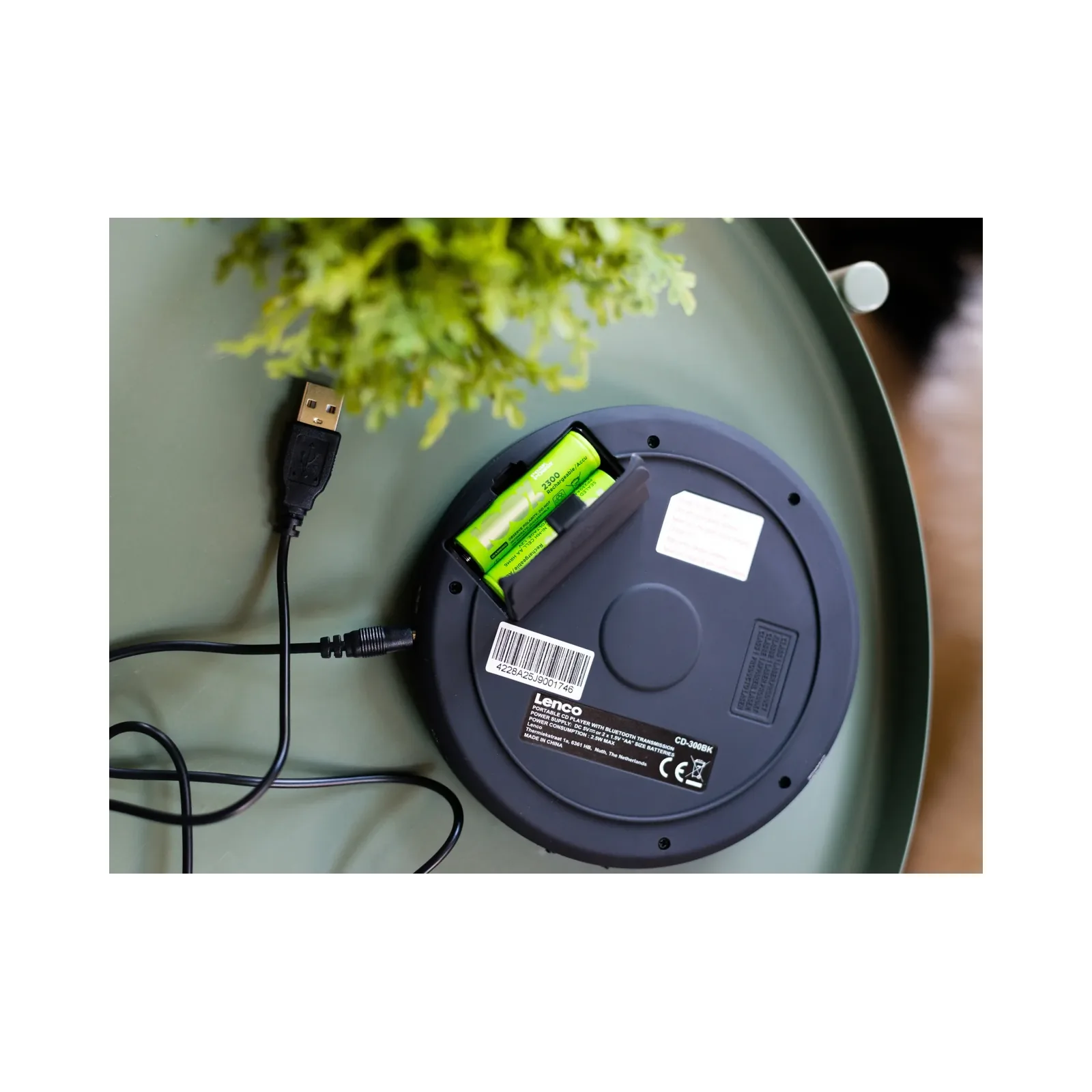 LENCO CD-300BK - Darbeye dayanıklı taşınabilir Bluetooth® CD-MP3 çalar